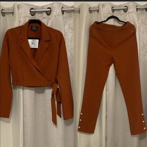 Elegant blazer ankle pants set